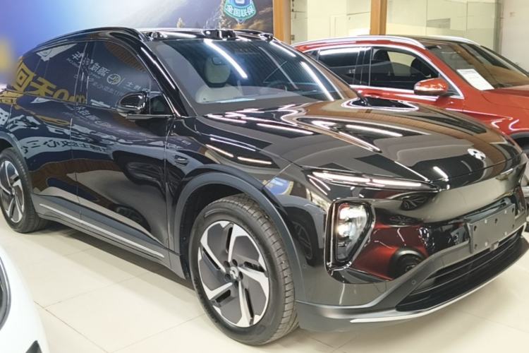 Used Nio ES6 2024 75 kWh Front Right 45 Deg