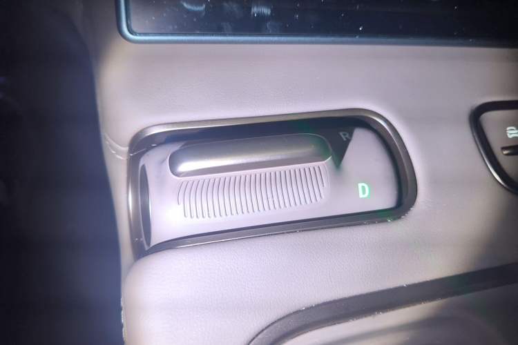Used Nio ES6 2024 75 kWh Gear Lever