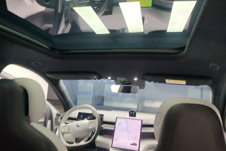 Used Nio ES6 2024 75 kWh Headliner