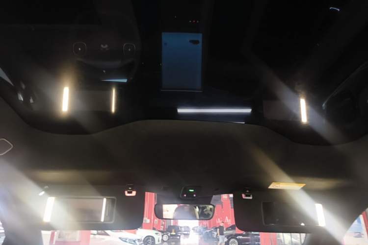 Used Nio ES6 2024 75 kWh Headliner