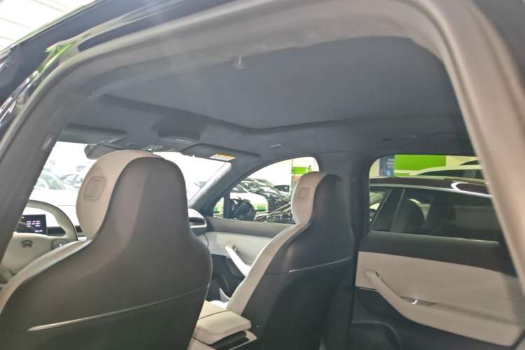 Used Nio ES6 2024 75 kWh Headliner