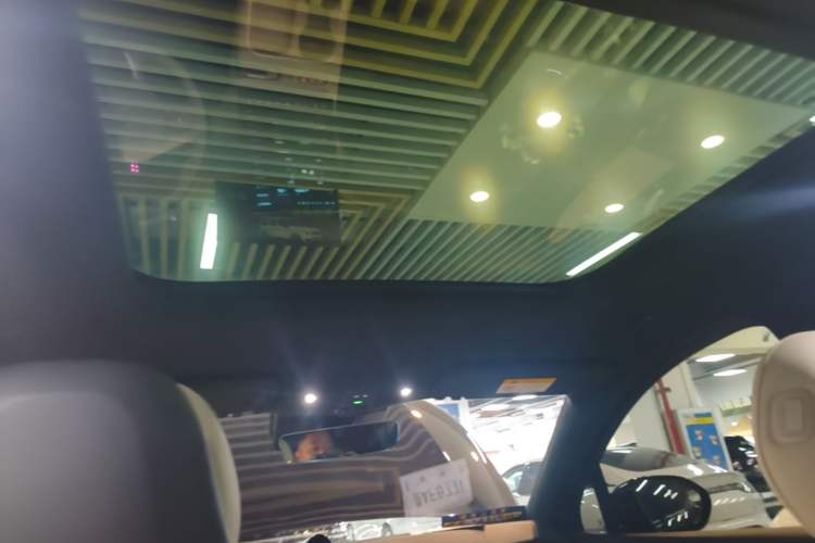 Used Nio ES6 2024 75 kWh Headliner