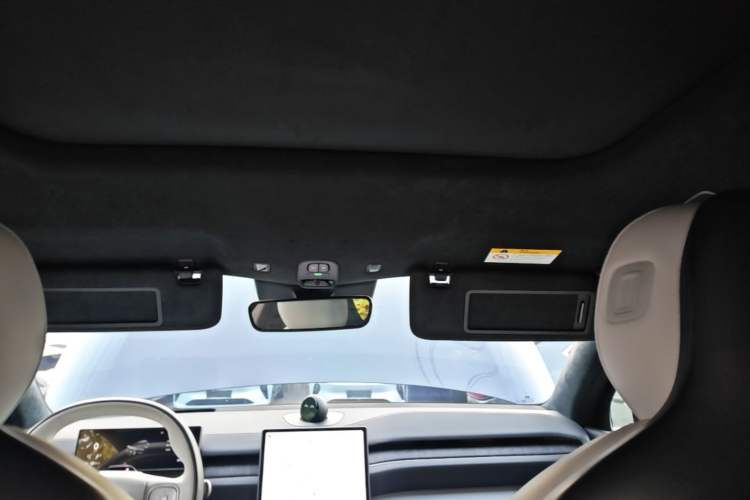 Used Nio ES6 2024 75 kWh Headliner