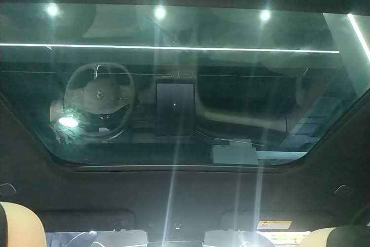 Used Nio ES6 2024 75 kWh Headliner