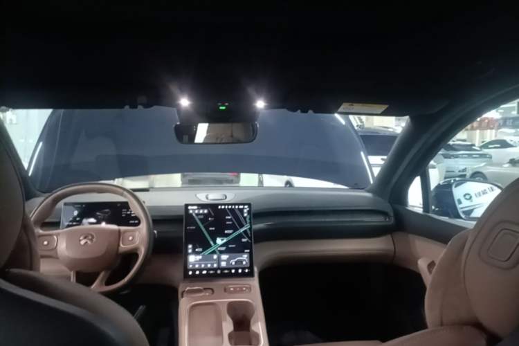 Used Nio ES6 2024 75 kWh Headliner