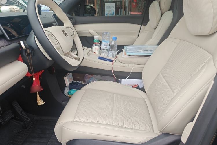 Used Nio ES6 2024 75 kWh Headliner
