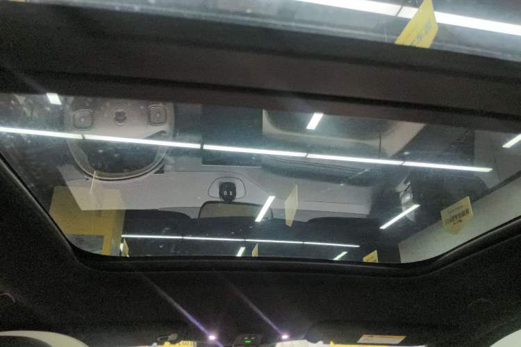 Used Nio ES6 2024 75 kWh Headliner