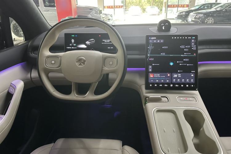 Used Nio ES6 2024 75 kWh Interior 1