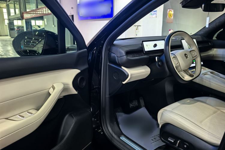Used Nio ES6 2024 75 kWh Interior 1