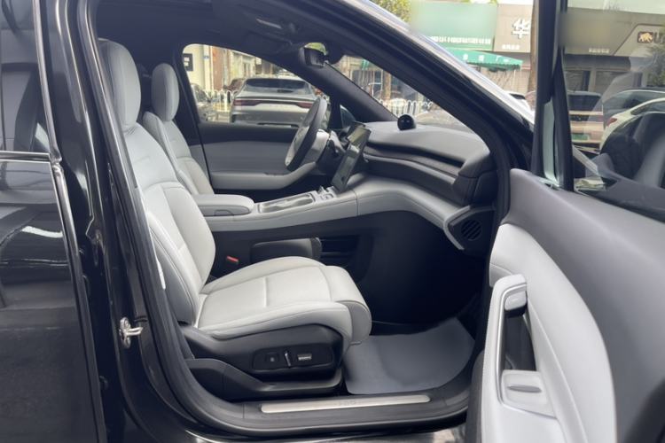 Used Nio ES6 2024 75 kWh Interior 10