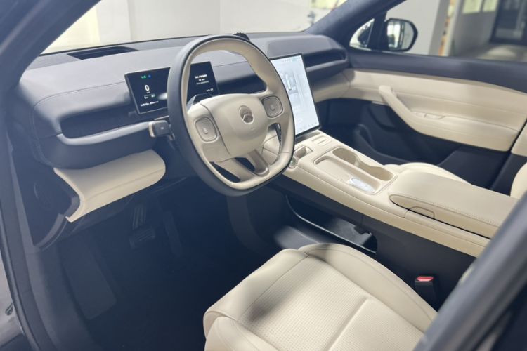 Used Nio ES6 2024 75 kWh Interior 2