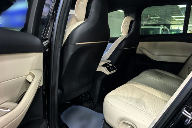 Used Nio ES6 2024 75 kWh Interior 2