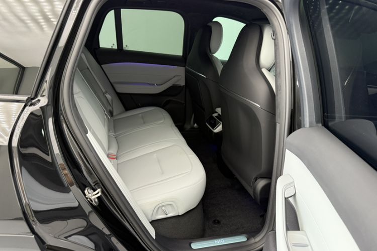 Used Nio ES6 2024 75 kWh Interior 3