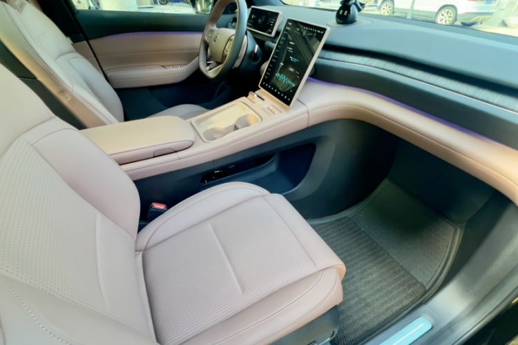 Used Nio ES6 2024 75 kWh Interior 3