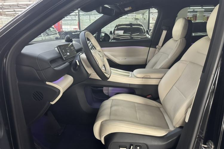 Used Nio ES6 2024 75 kWh Interior 3