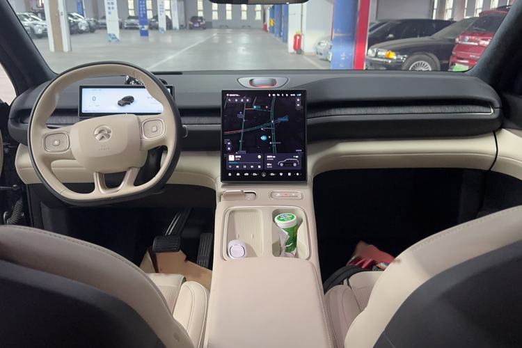 Used Nio ES6 2024 75 kWh Interior 3