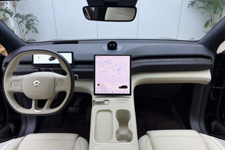 Used Nio ES6 2024 75 kWh Interior 4