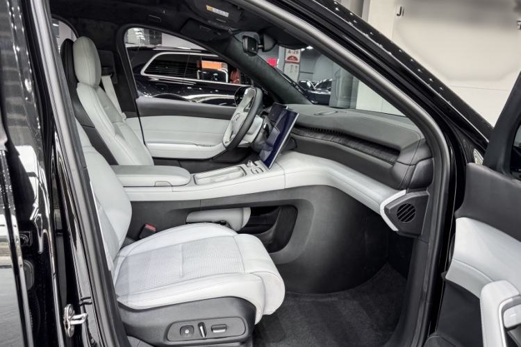 Used Nio ES6 2024 75 kWh Interior 4