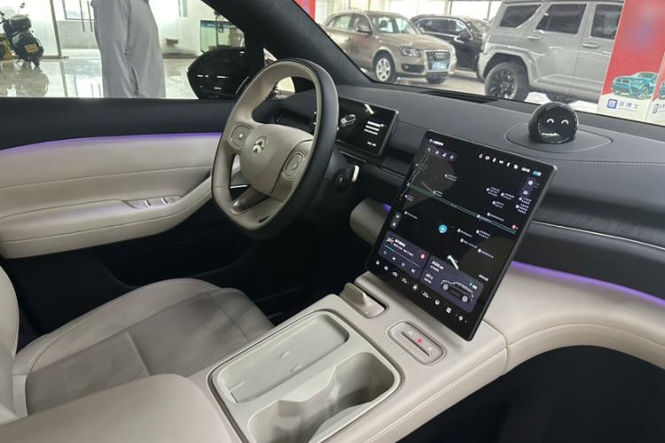 Used Nio ES6 2024 75 kWh Interior 4