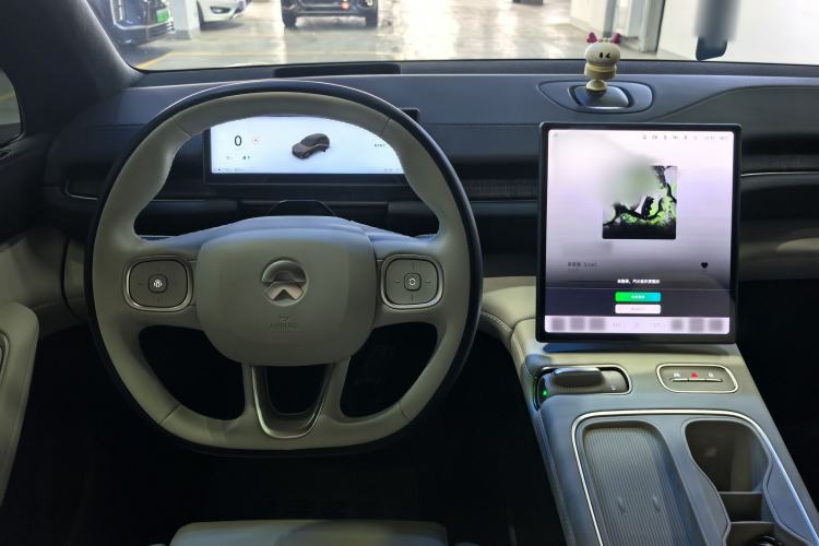Used Nio ES6 2024 75 kWh Interior 4