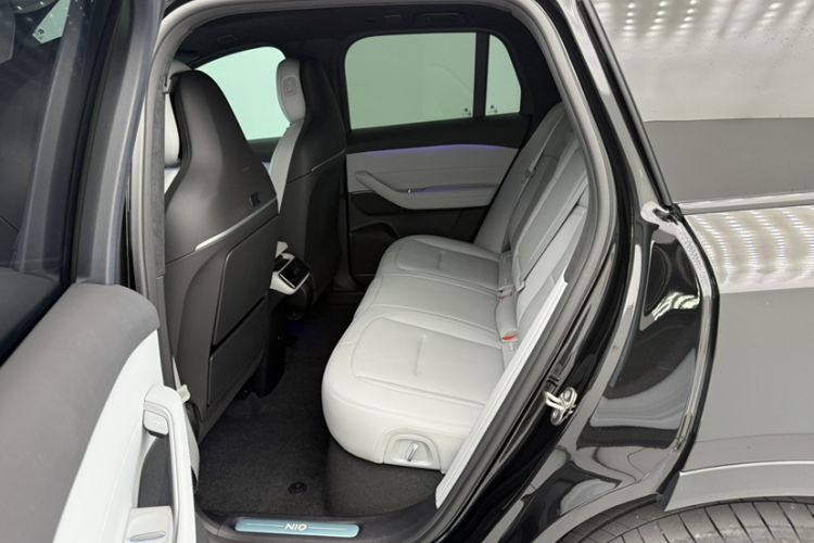 Used Nio ES6 2024 75 kWh Interior 5