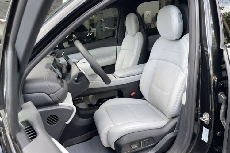 Used Nio ES6 2024 75 kWh Interior 5