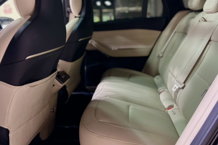 Used Nio ES6 2024 75 kWh Interior 5