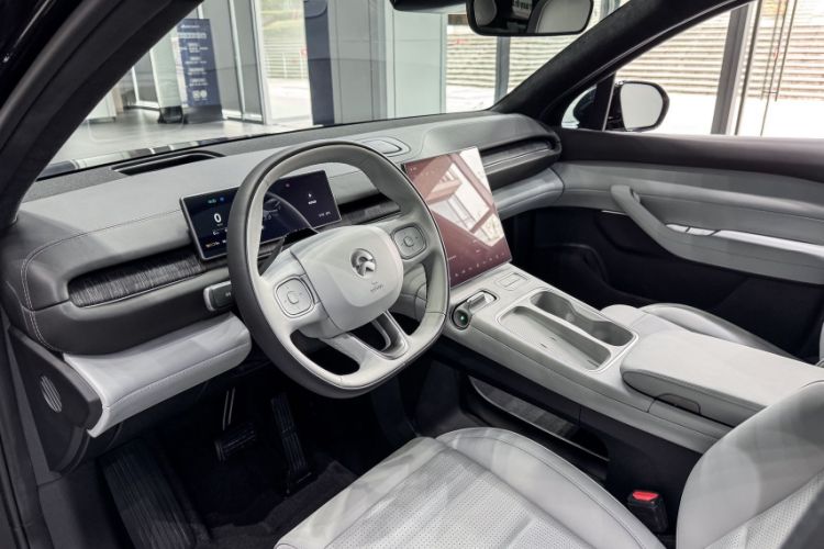Used Nio ES6 2024 75 kWh Interior 5