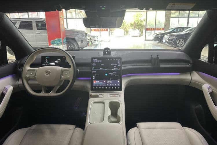 Used Nio ES6 2024 75 kWh Interior 5