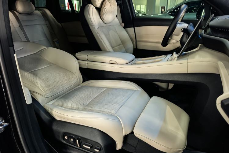 Used Nio ES6 2024 75 kWh Interior 6