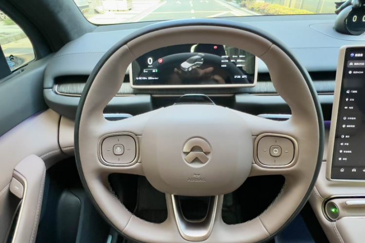 Used Nio ES6 2024 75 kWh Interior 8
