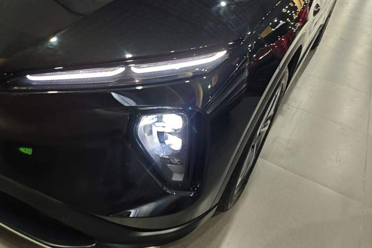 Used Nio ES6 2024 75 kWh Left Front Headlight