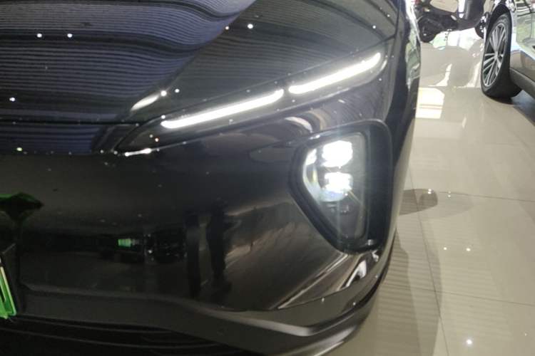 Used Nio ES6 2024 75 kWh Left Front Headlight
