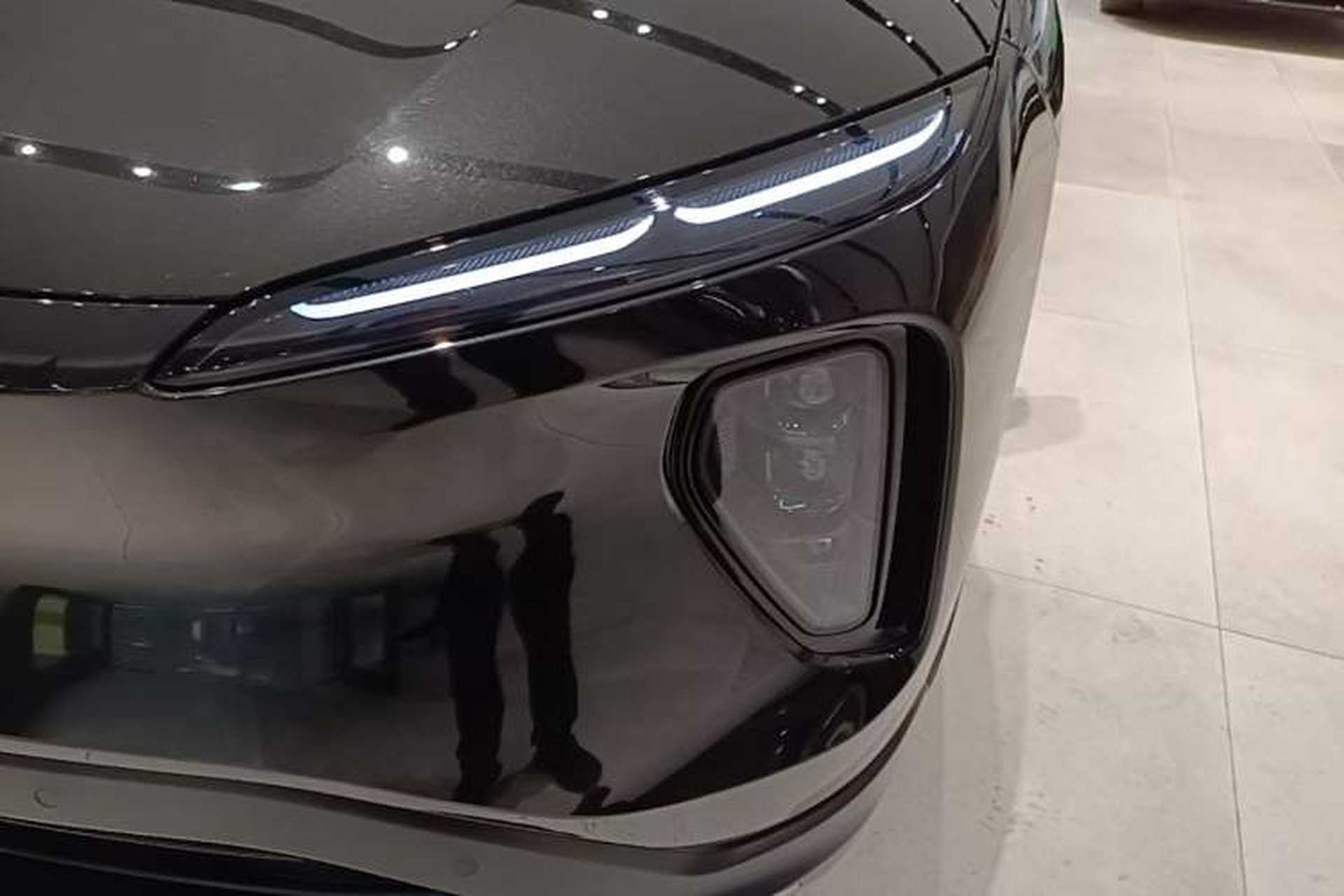 Used Nio ES6 2024 75 kWh Left Front Headlight