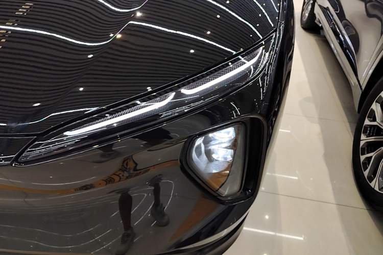 Used Nio ES6 2024 75 kWh Left Front Headlight