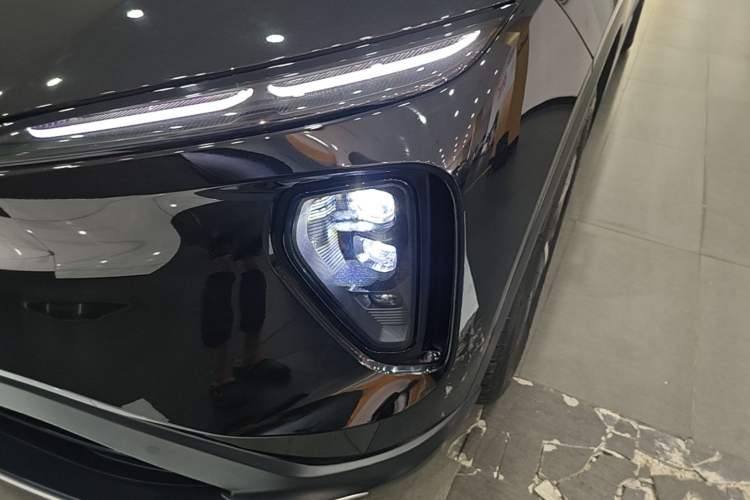 Used Nio ES6 2024 75 kWh Left Front Headlight
