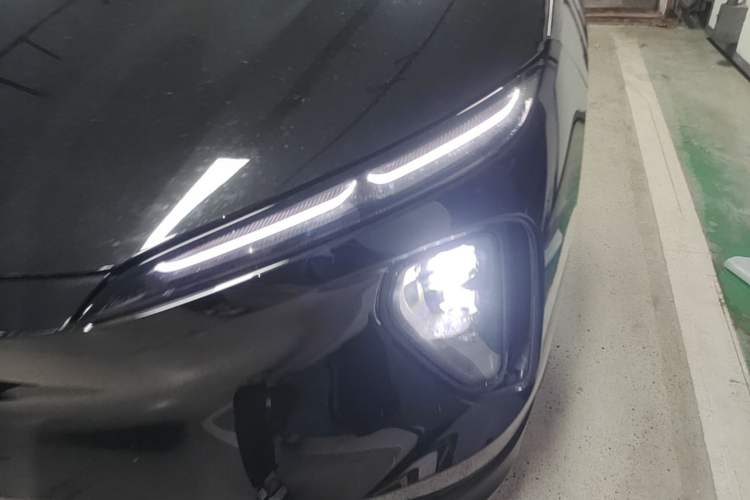Used Nio ES6 2024 75 kWh Left Front Headlight