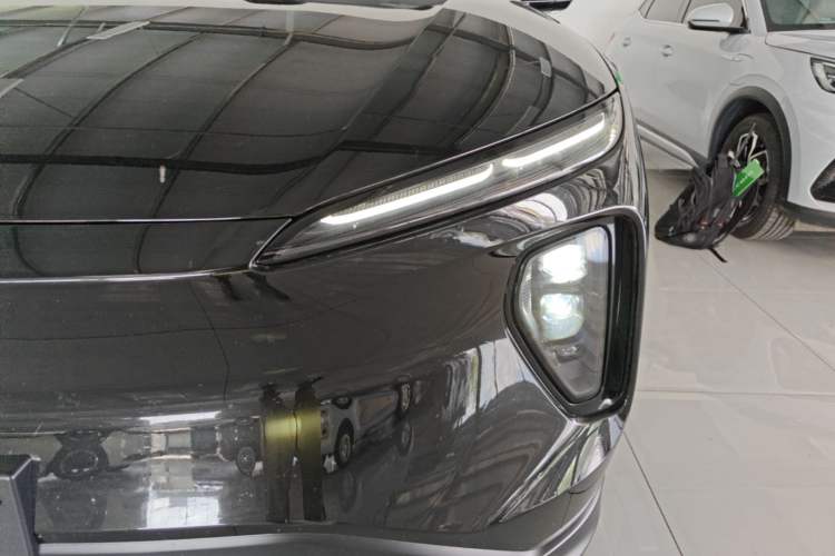 Used Nio ES6 2024 75 kWh Left Front Headlight