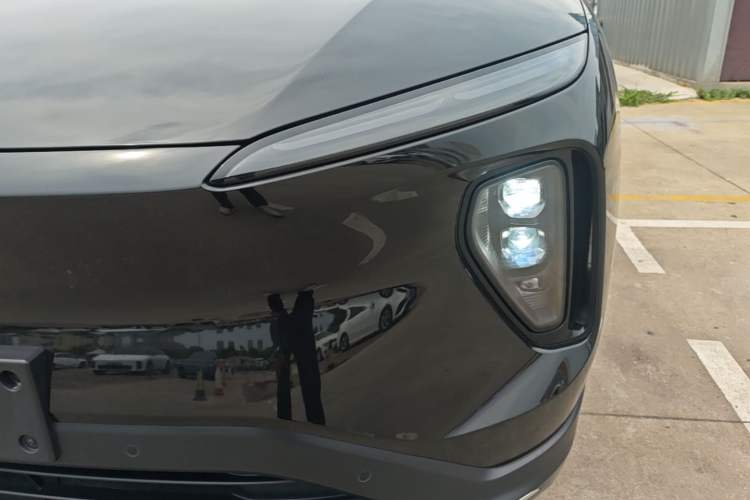Used Nio ES6 2024 75 kWh Left Front Headlight