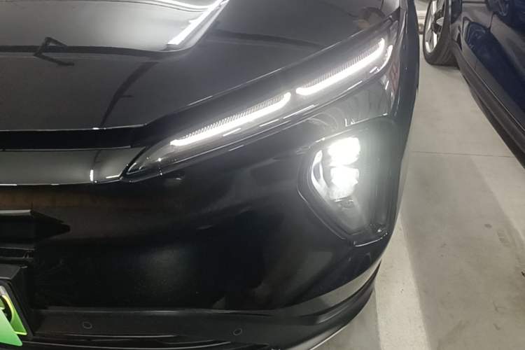 Used Nio ES6 2024 75 kWh Left Front Headlight