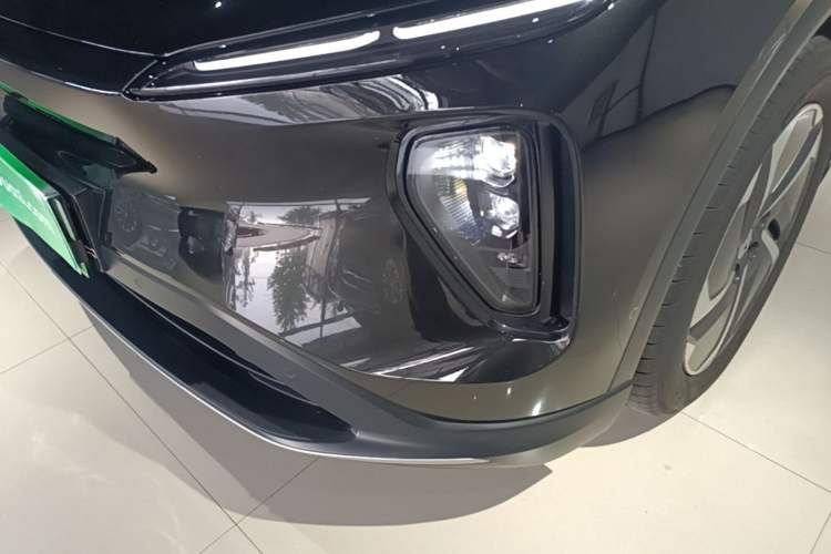 Used Nio ES6 2024 75 kWh Left Front Headlight