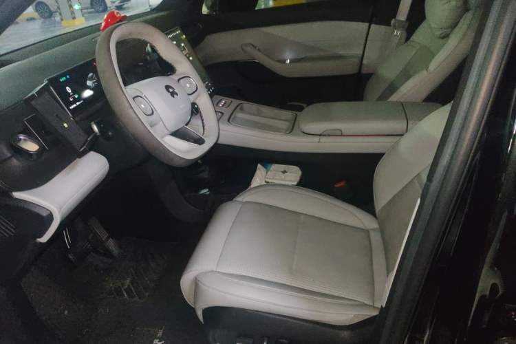 Used Nio ES6 2024 75 kWh Left Front Seat