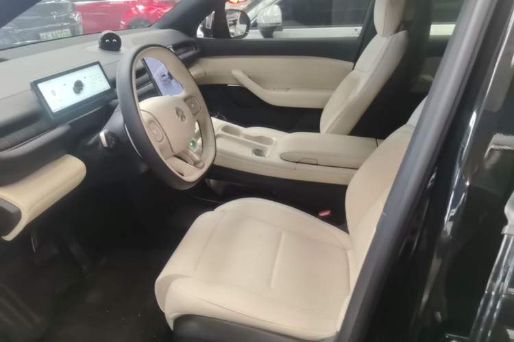 Used Nio ES6 2024 75 kWh Left Front Seat