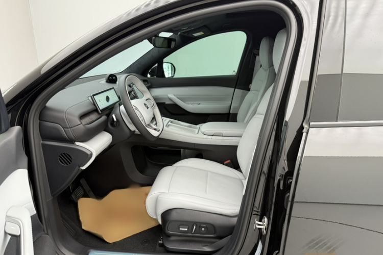 Used Nio ES6 2024 75 kWh Left Front Seat