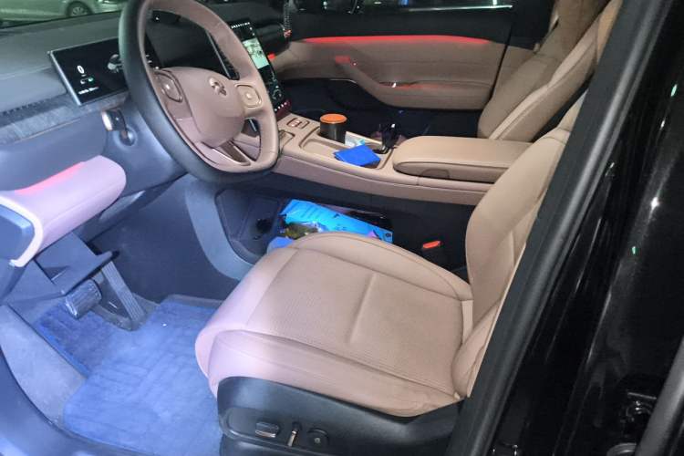 Used Nio ES6 2024 75 kWh Left Front Seat
