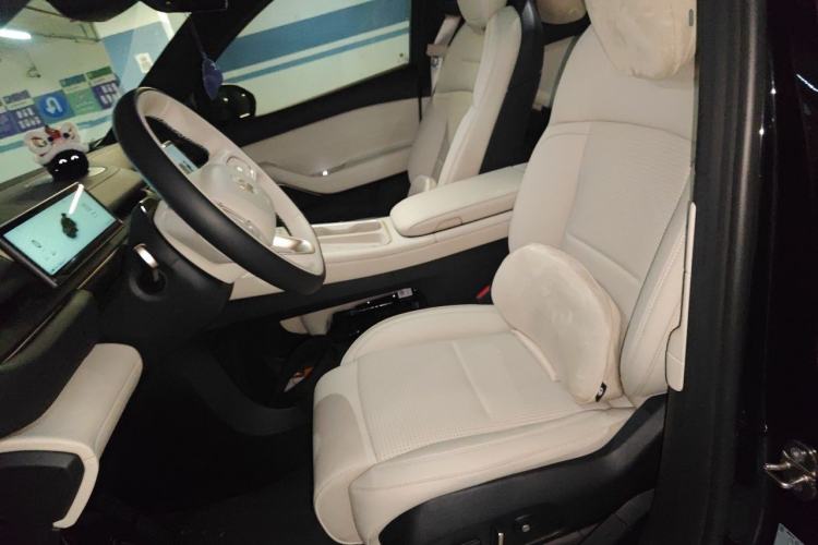 Used Nio ES6 2024 75 kWh Left Front Seat