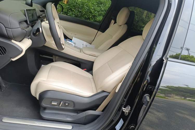 Used Nio ES6 2024 75 kWh Left Front Seat