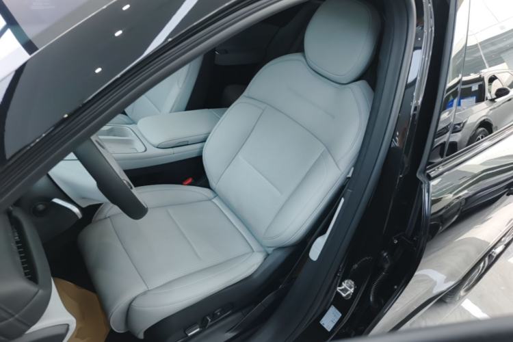 Used Nio ES6 2024 75 kWh Left Front Seat