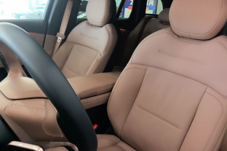 Used Nio ES6 2024 75 kWh Left Front Seat