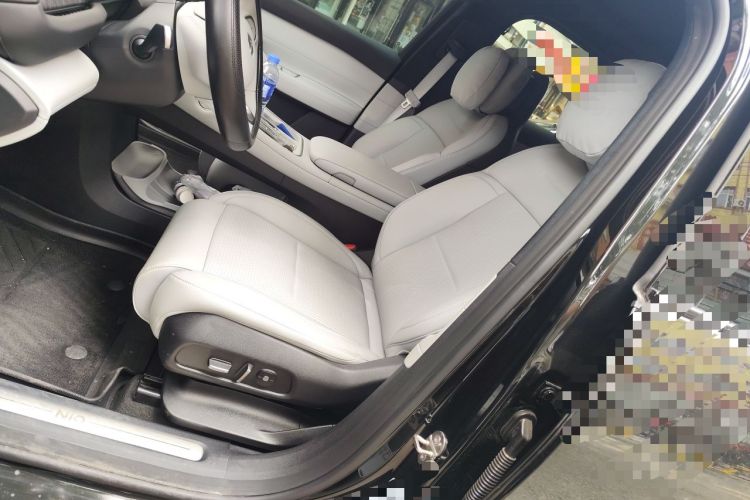 Used Nio ES6 2024 75 kWh Left Front Seat